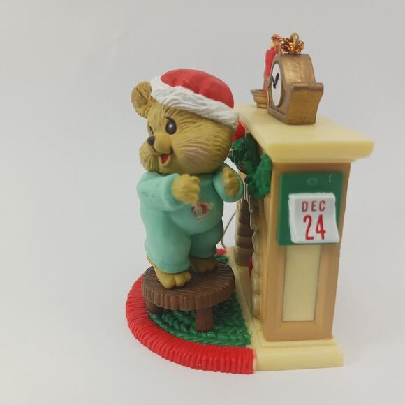 HIGH PROGRESS LTD Vintage Christmas Ornaments Dated 1994 (Lot of 4) - Picture 6 of 12